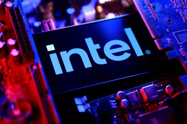 Intel и AMD предупредили клиентов в Китае о длительных сроках поставок процессоров